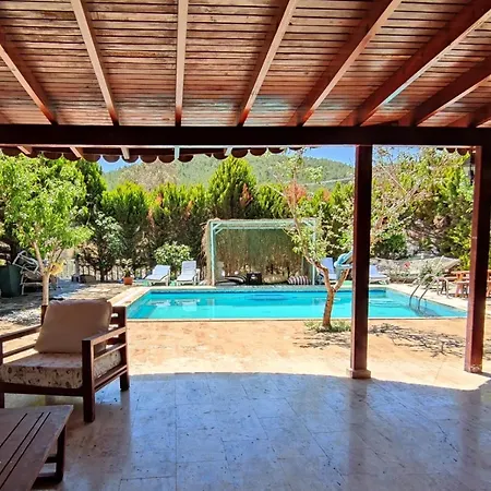 Kuyucak Ikiz Villa *
